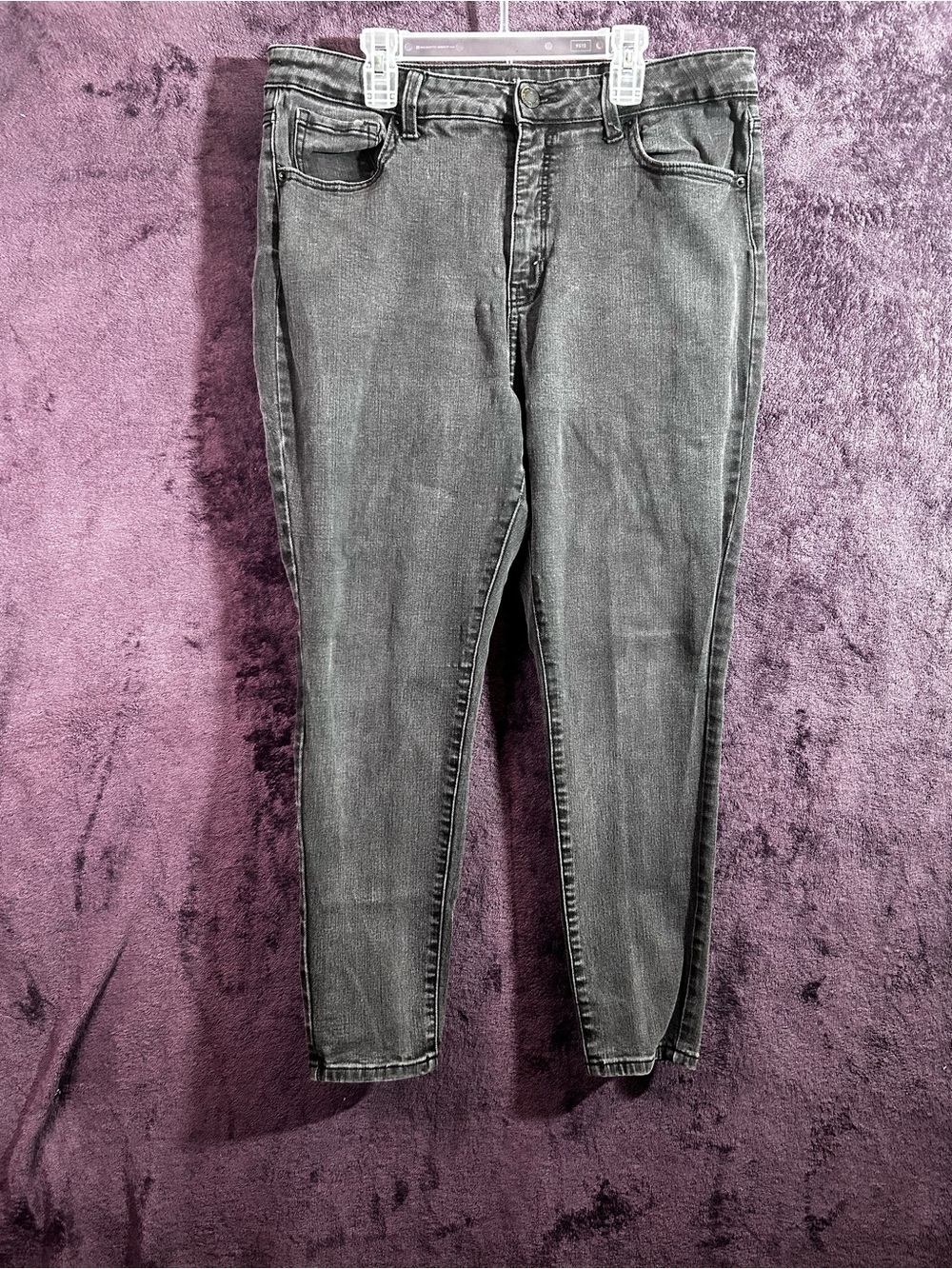 Time and Tru Women's Gray Skinny High-Rise Jeans